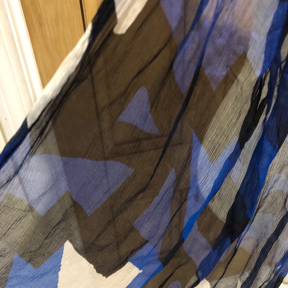 Lightweight Scarf - Picture 3 of 7